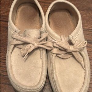 Clarks Women's Cream Moccasins